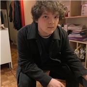 étudiant à SciencesPo qui est très enthousiaste à l'idée de pouvoir vous aider dans la discipline que vous souhaitez :)!